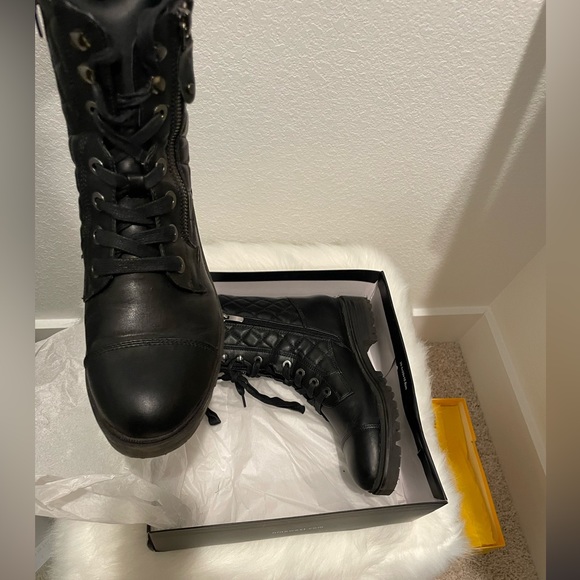 Nine west combat boots. Very well kept! - Picture 2 of 4
